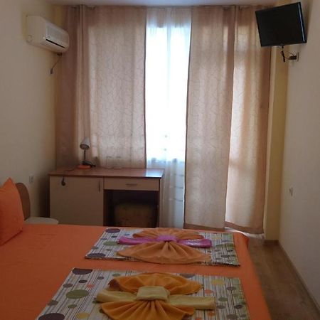 Ivanovi Guest House Primorsko Buitenkant foto