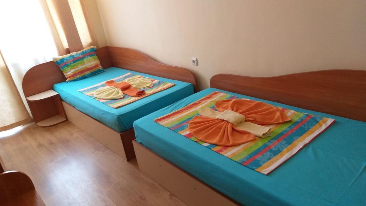 Ivanovi Guest House Primorsko Buitenkant foto