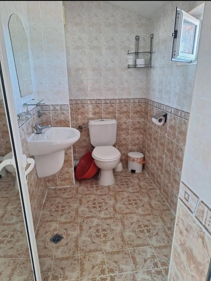 Ivanovi Guest House Primorsko Buitenkant foto