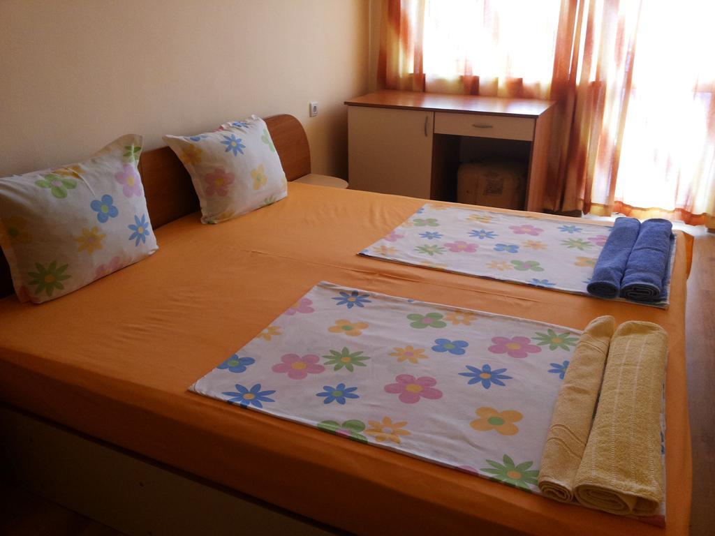 Ivanovi Guest House Primorsko Kamer foto