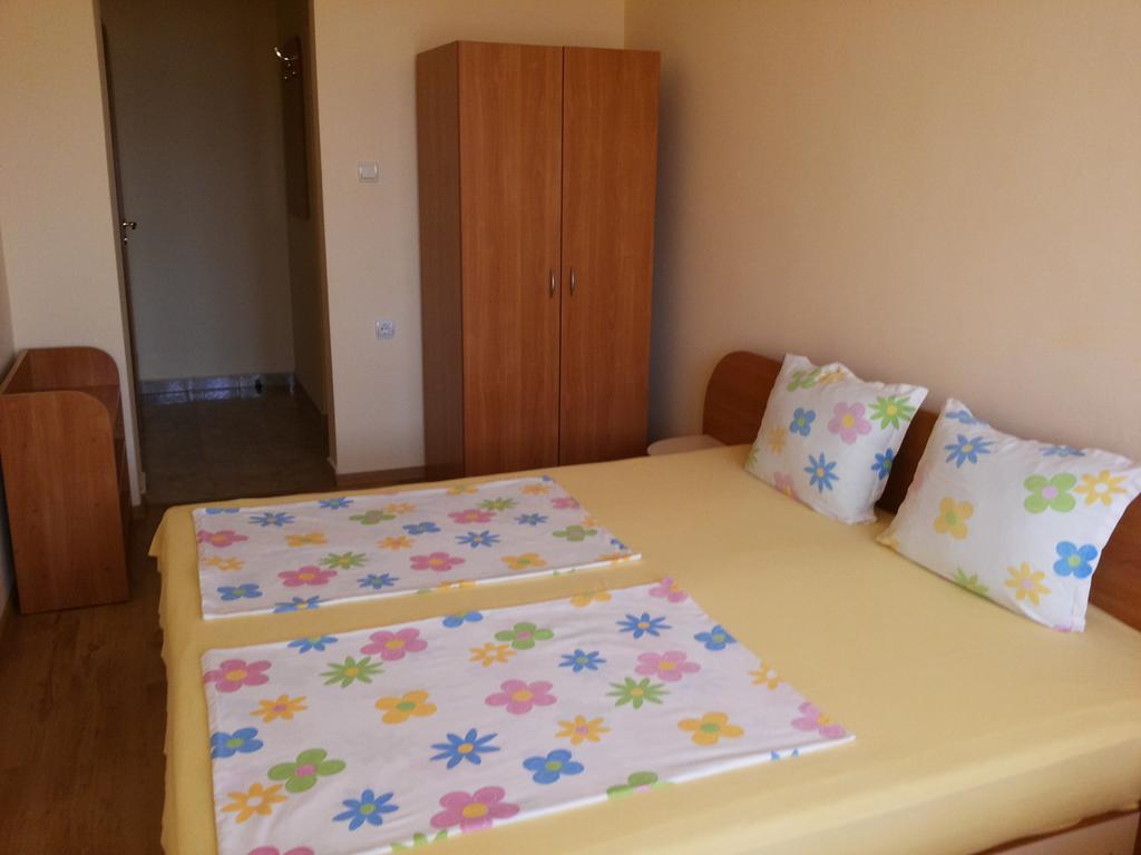 Ivanovi Guest House Primorsko Kamer foto