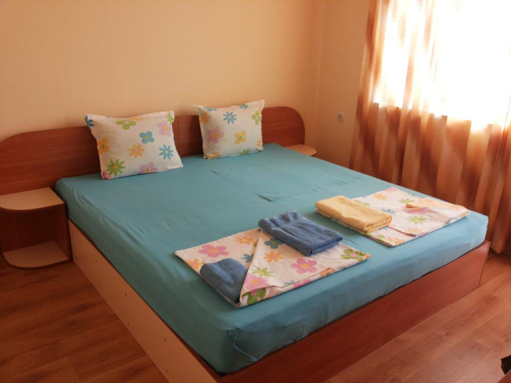 Ivanovi Guest House Primorsko Kamer foto