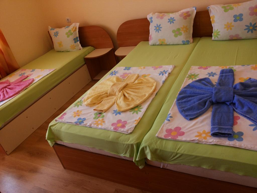 Ivanovi Guest House Primorsko Kamer foto